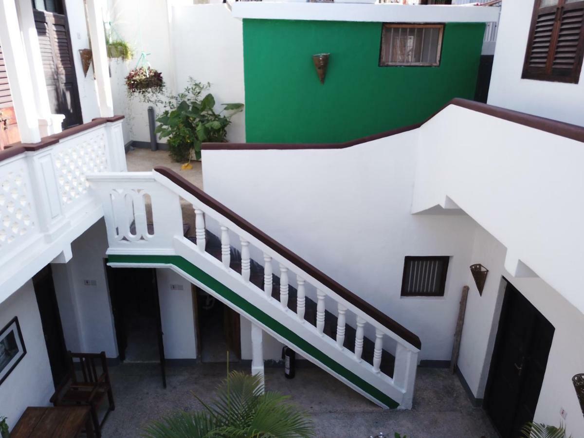 Zlife Stone Town Hostel Zanzibar Exterior foto